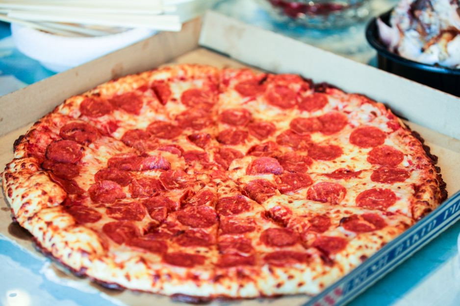 Pizza na śniadanie jest dużo zdrowsza niż płatki?! Naukowcy potwierdzają