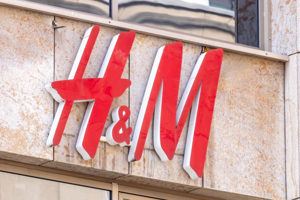 H&M otwiera wybrane sklepy stacjonarne! Znamy ich adresy i godziny otwarcia