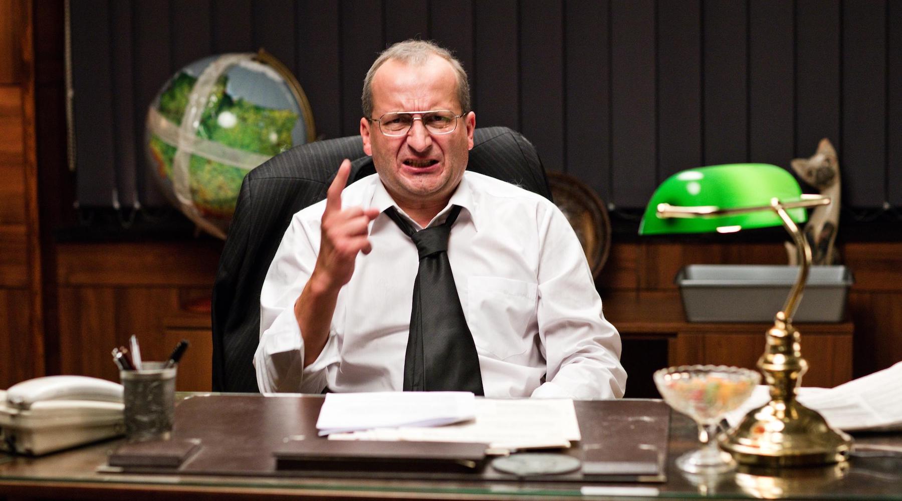 Lubiliście „Ucho prezesa”? Robert Górski wraca z nowym serialem „Państwo z kartonu”! Kiedy premiera?
