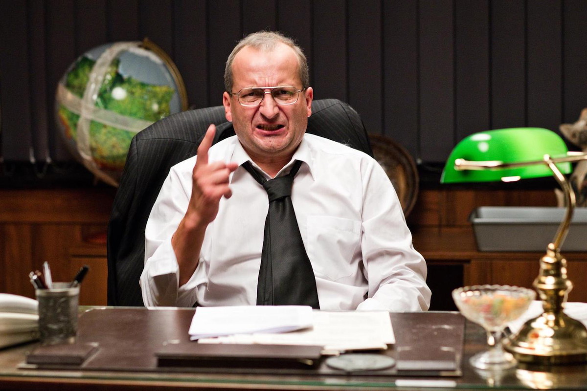 Lubiliście „Ucho prezesa”? Robert Górski wraca z nowym serialem „Państwo z kartonu”! Kiedy premiera?