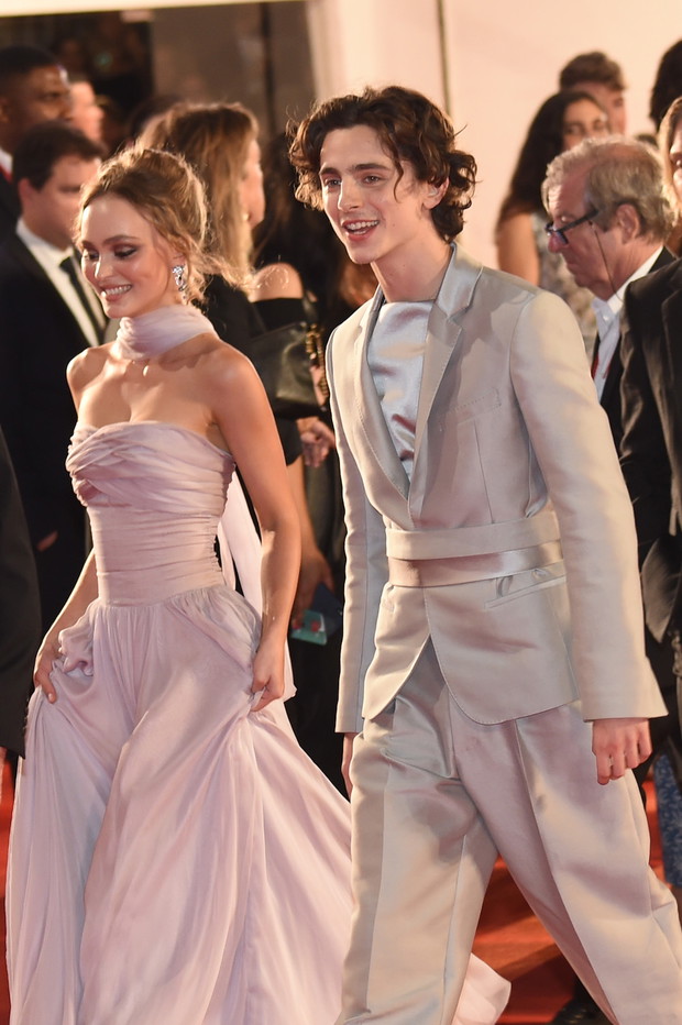 Lily-Rose Depp i Timothée Chalamet po raz pierwszy oficjalnie jako para pojawili się na gali Złotych Globów 2019