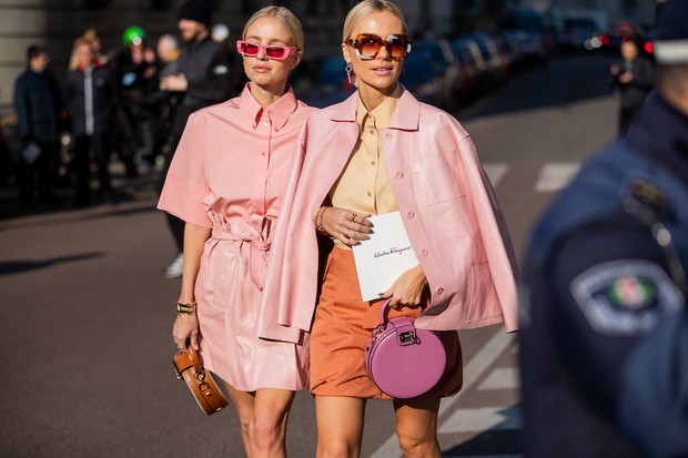 Skórzana spódnica – stylizacje street style.