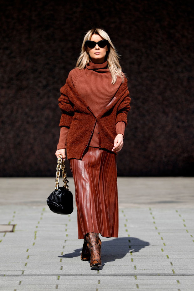 Skórzana spódnica – stylizacje street style.