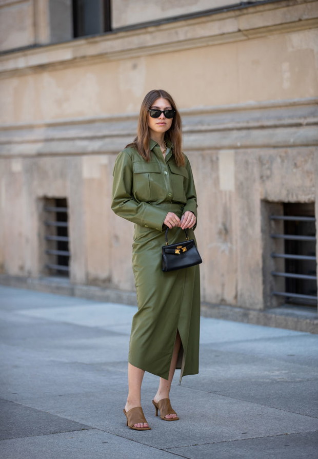 Skórzana spódnica – stylizacje street style.