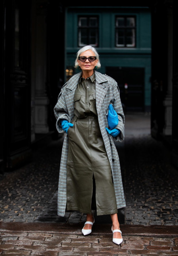 Skórzana spódnica – stylizacje street style.