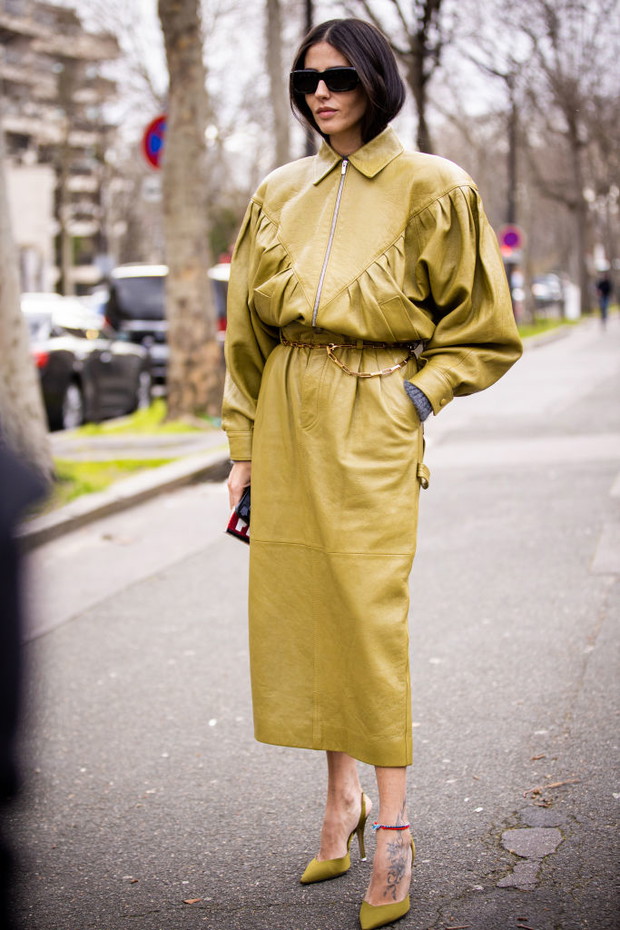 Skórzana spódnica – stylizacje street style.