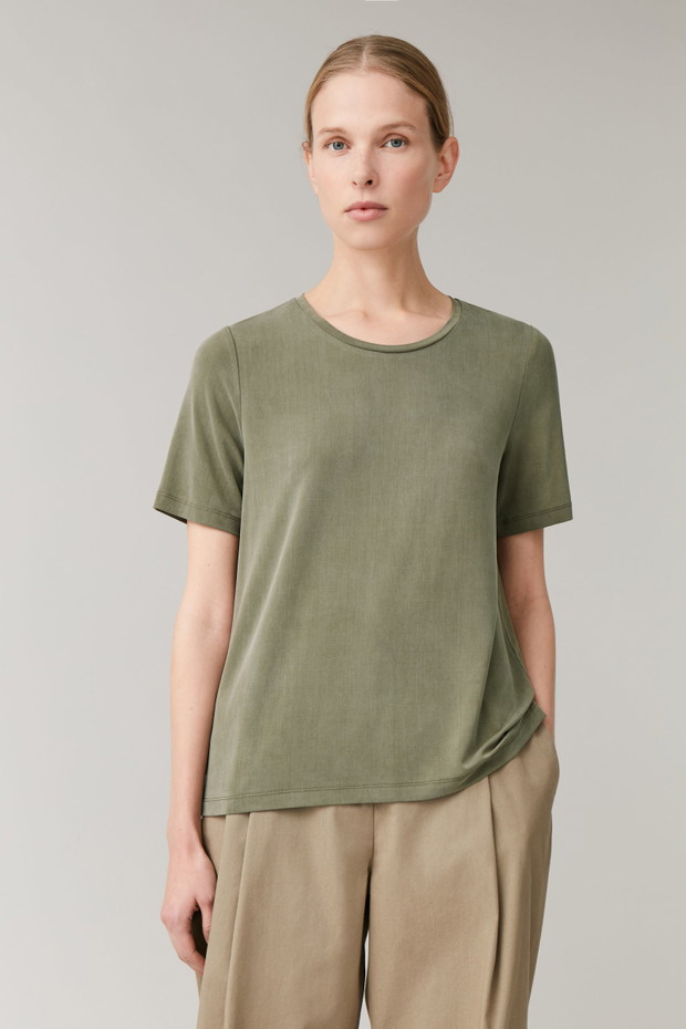 T-shirt COS, około 223,40 zł