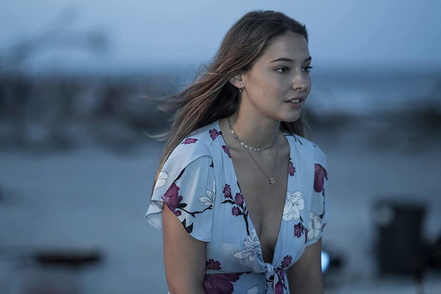 „Outer Banks” – Madelyn Cline