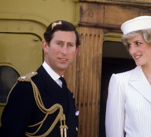 Tego wątku z historii rodziny królewskiej nie zobaczycie w „The Crown”. Jest zbyt kontrowersyjny
