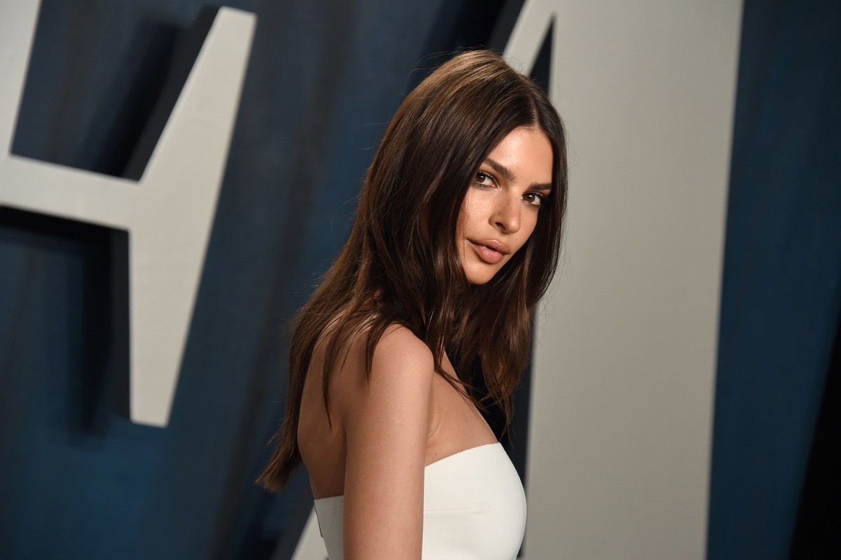 Emily Ratajkowski uwielbia ten płyn micelarny!