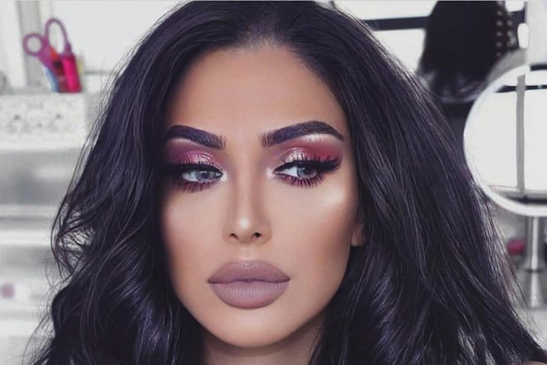 Ten tusz do rzęs to ulubiona mascara Hudy Kattan. Chociaż na co dzień dokleja sobie sztuczne rzęsy, uważa, że ten tusz może je zastąpić