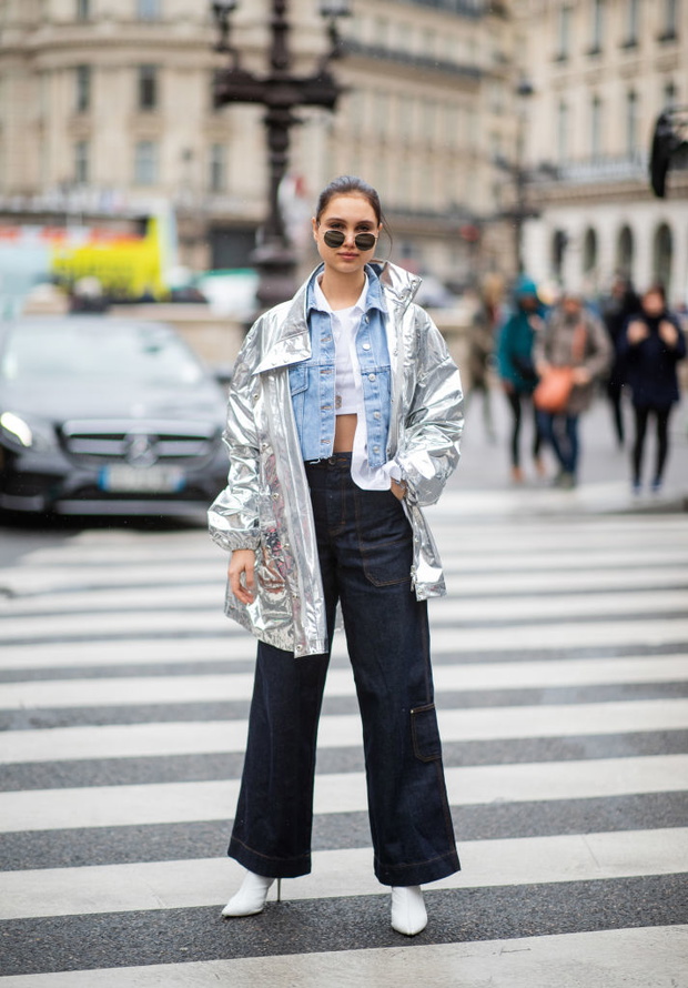 Street Style - Paris Fashion Week Womenswear Fall/Winter 2019/2020 : Day Eight