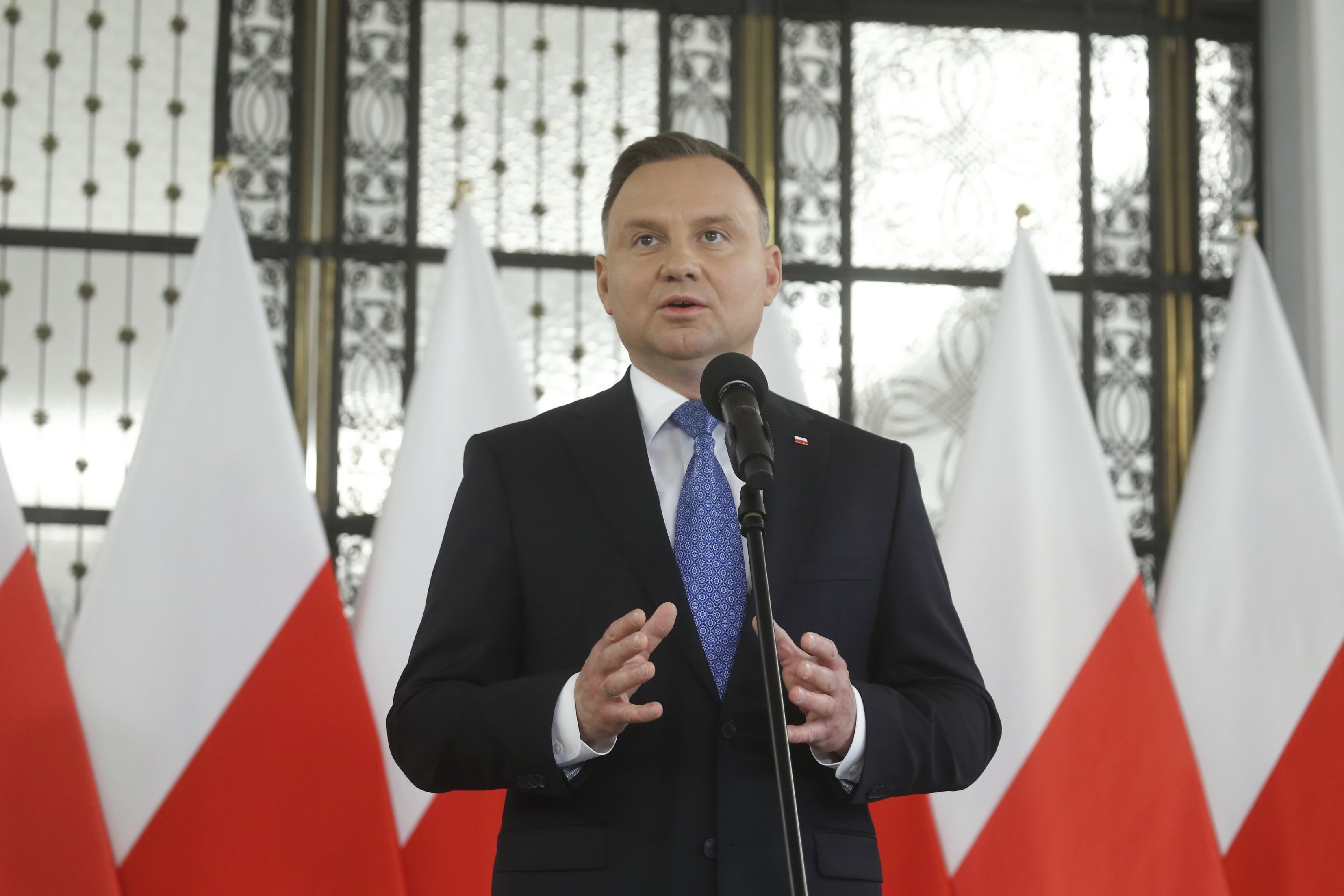 Prezydent Andrzej Duda podpisał Kartę Rodziny. Jeden z punktów mówi o „ochronie dzieci przed ideologią LGBT”