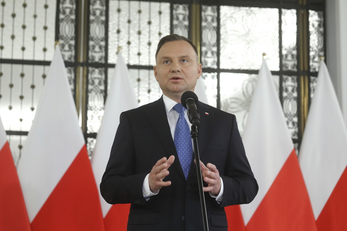 Prezydent Andrzej Duda podpisał Kartę Rodziny. Jeden z punktów mówi o „ochronie dzieci przed ideologią LGBT”