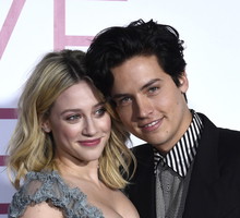 Wszystkie dziewczyny, z którymi umawiał się Cole Sprouse