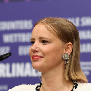 Anne Hathaway i Rebecca Miller opowiedziały o pracy z Joanną Kulig