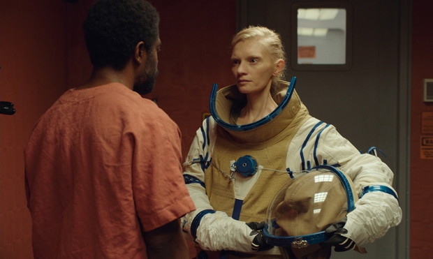 Agata Buzek w filmie „High LIfe”