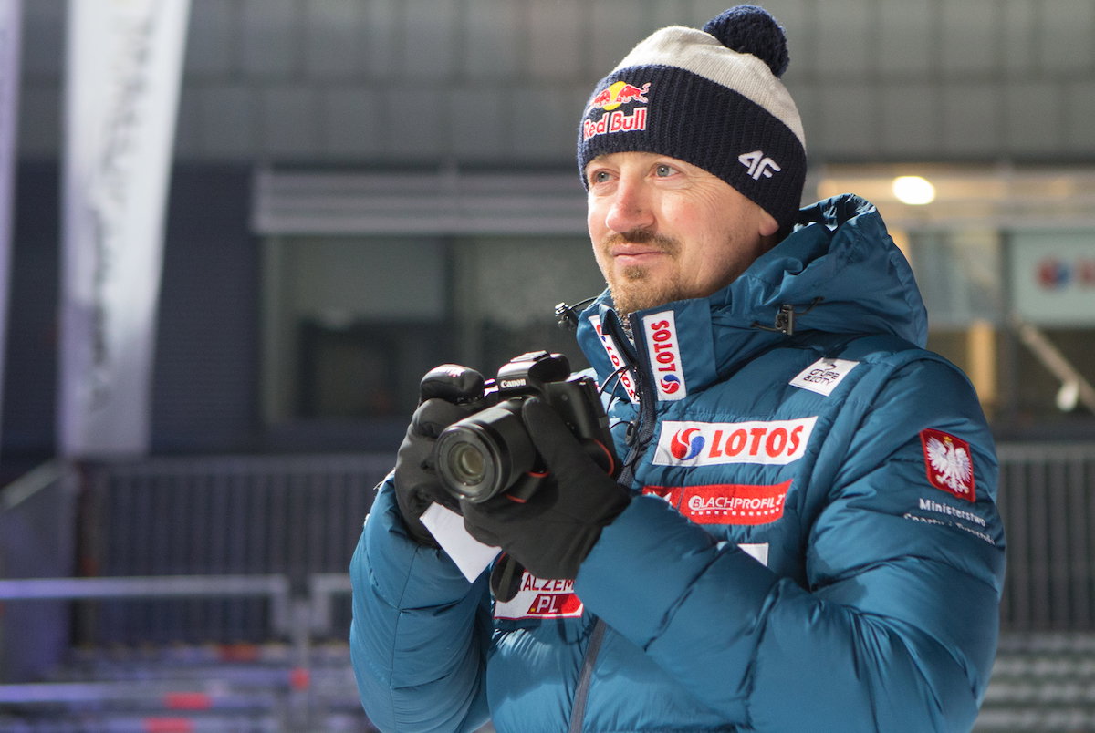 Adam Małysz ma koronawirusa! O pozytywnym wyniku testu poinformował fanów na Facebooku. Jak się czuje?