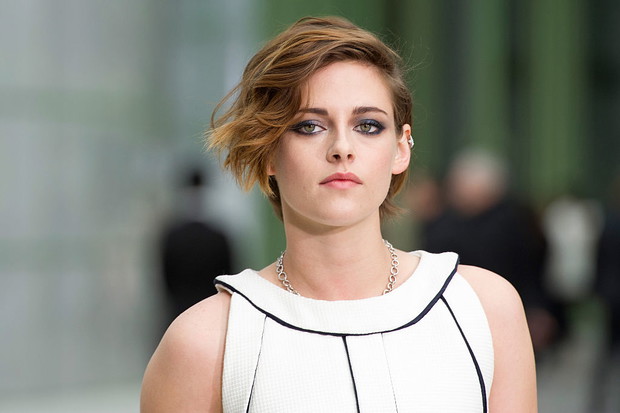 Kristen Stewart zagra księżną Dianę. Jest pierwsze zdjęcie aktorki jako Lady Di! Podobna?