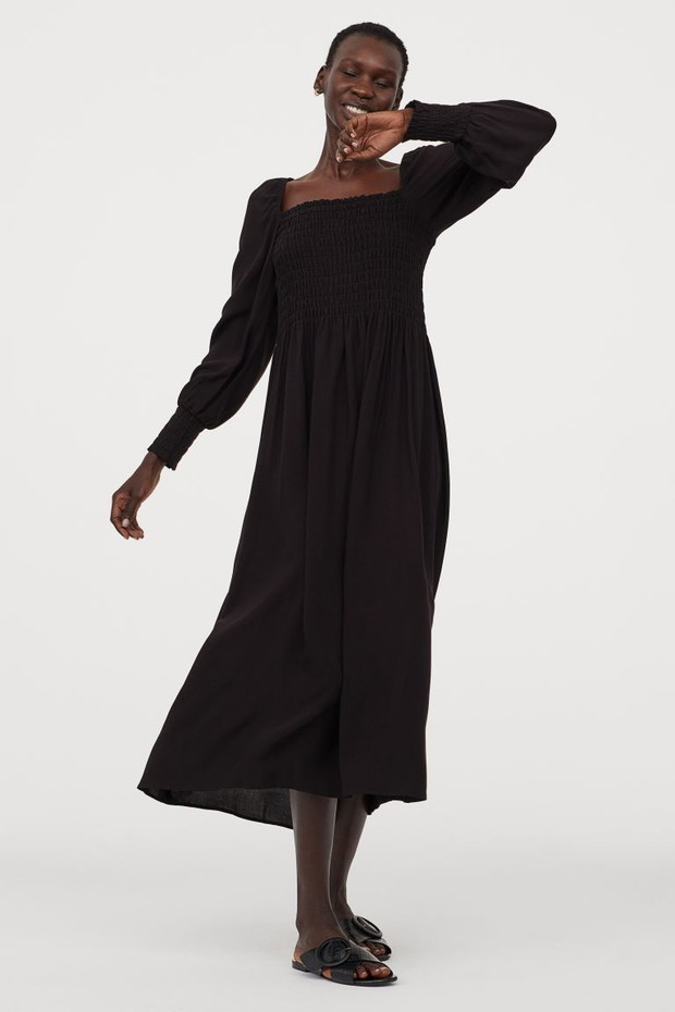 Sukienka H&M, przeceniona na 59,90 zł z 99,99 zł