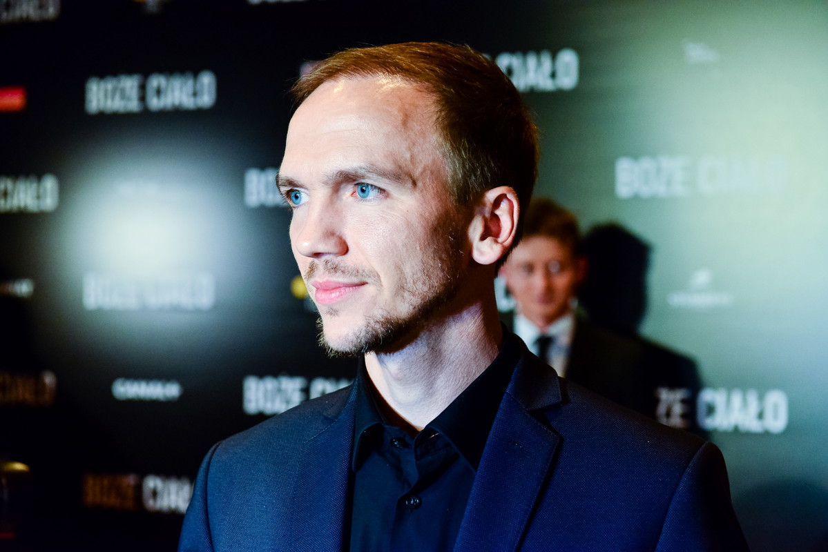 Jan Komasa kręci pierwszy anglojęzyczny film. O czym będzie „Anniversary”?