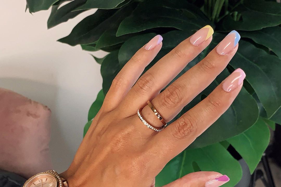 Modne paznokcie na lato 2020: 5 trendów w manicure, które będziecie widzieć wszędzie. I jeszcze więcej inspiracji na zdjęciach!