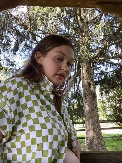 Gigi Hadid pokazała ciążowy brzuszek
