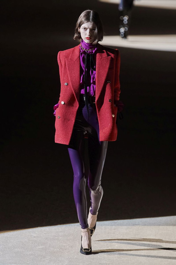 Trendy jesień-zima 2020/21: Duet róż malina / Saint Laurent