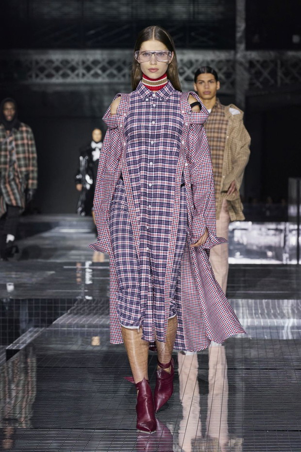 Trendy jesień-zima 2020/21: Kratka / Burberry
