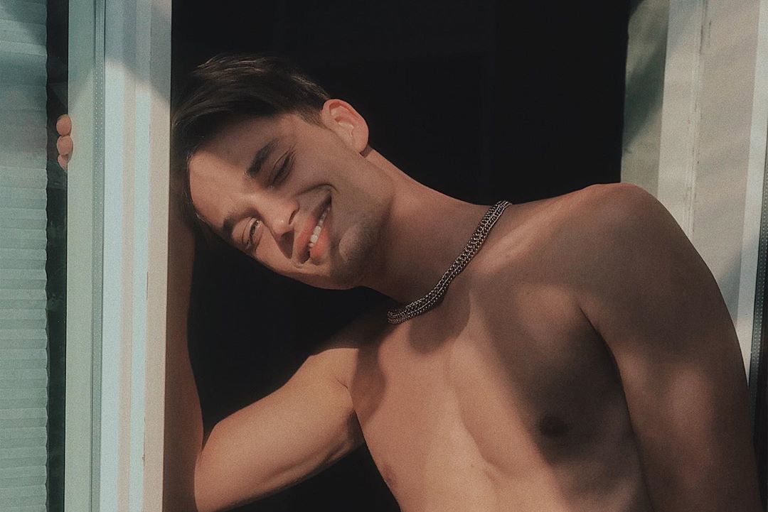 Denis Chmielewski z „Top Model” został piosenkarzem! Posłuchajcie jego piosenki „Blind”. Odniesie sukces w muzyce?