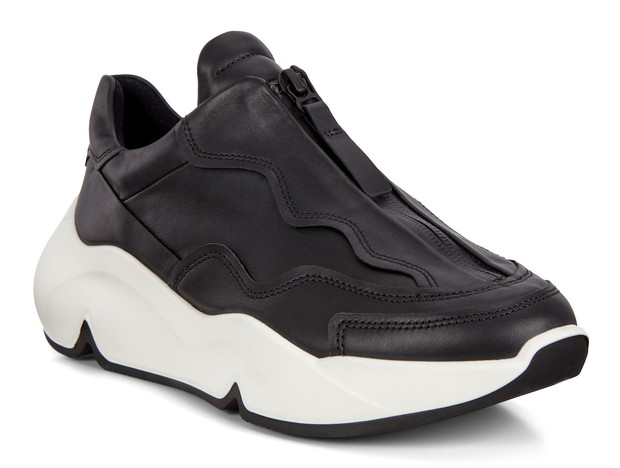 Chunky sneakers marki Ecco – modne sneakersy na jesień 2020.
