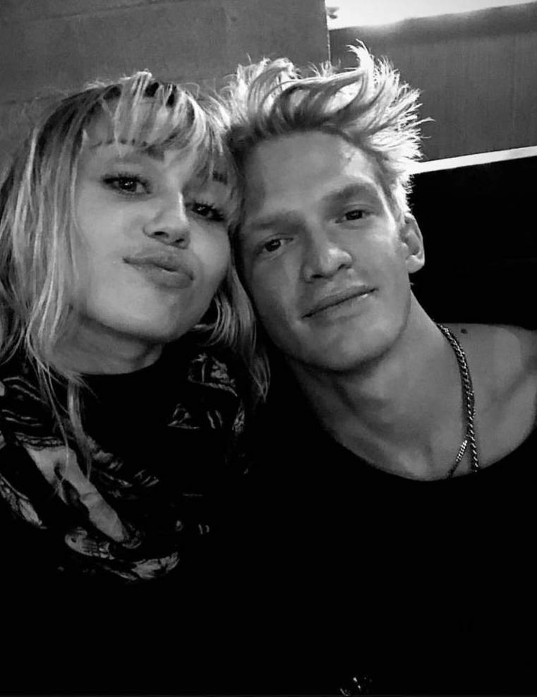 Miley Cyrus i Cody Simpson rozstali się!