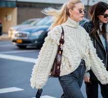 Moda trendy jesień-zima 2020: Jakie swetry będą modne jesienią? Zapragniecie nosić je już teraz!