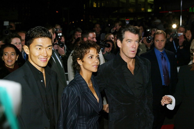 Halle Berry i Pierce Brosnan, 2002 rok.