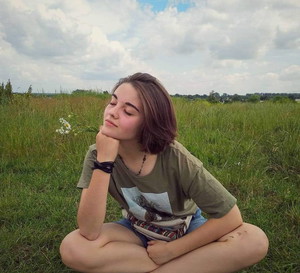 Siostra Julii Wieniawy została aktorką! Alicja Wieniawa dołączyła do serialu „Przyjaciółki”. Kogo zagra?