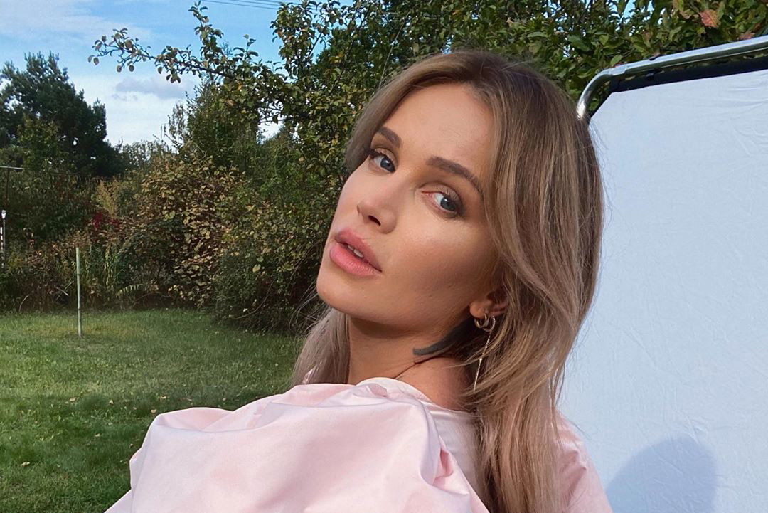 Maffashion wróciła do pracy 2 tygodnie po porodzie. Blogerka znalazła się w ogniu krytyki