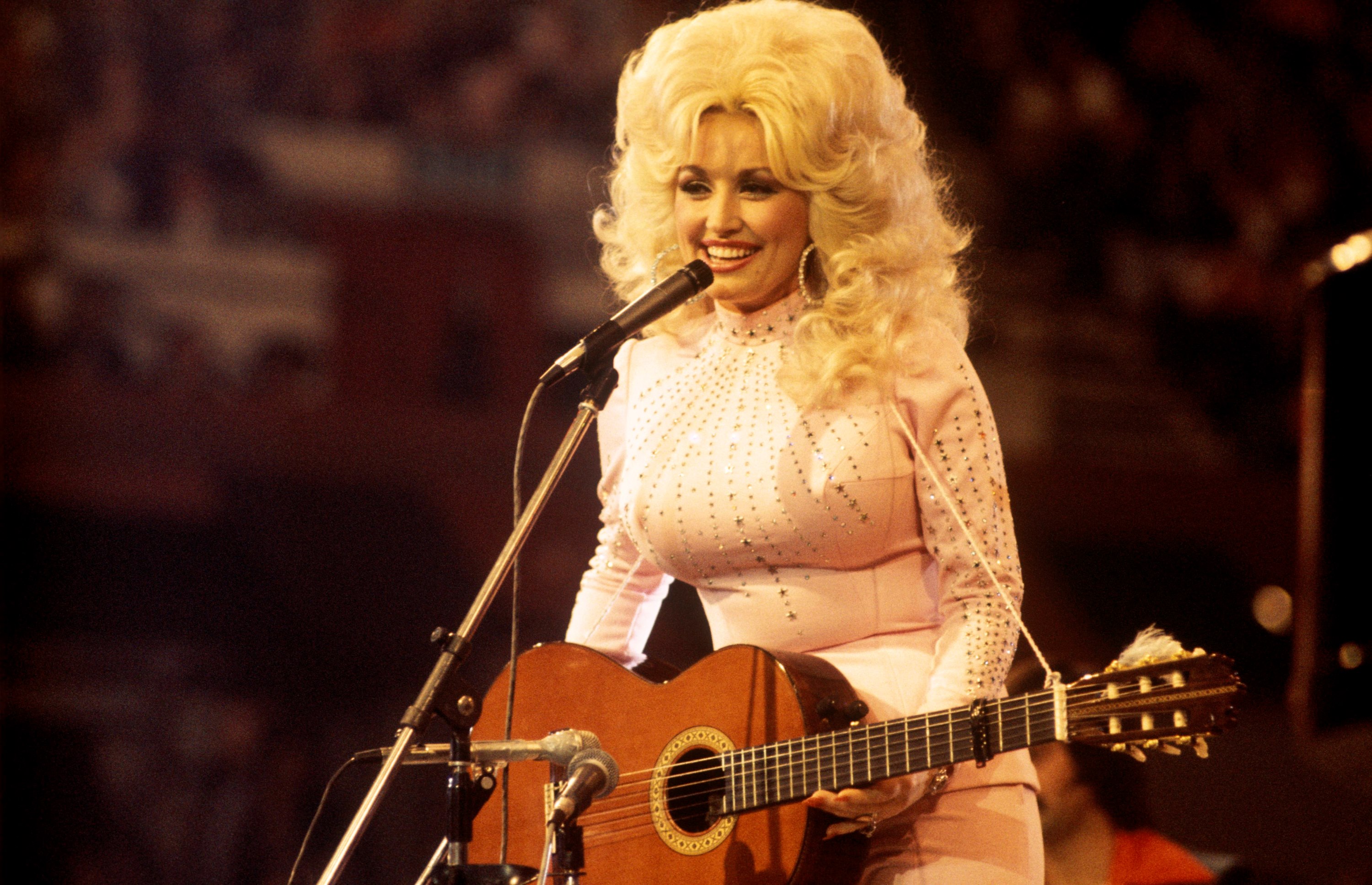 Dolly Parton GettyImages-84879971 david redfern