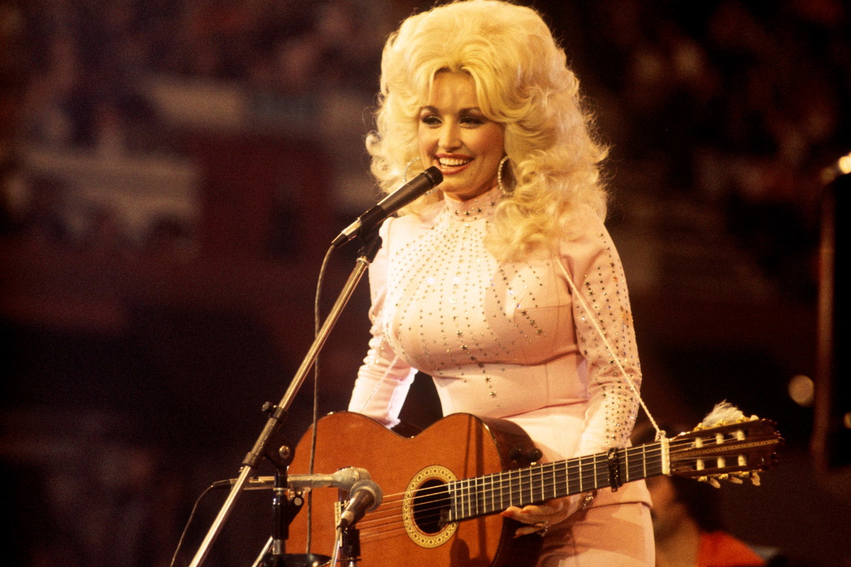 Dolly Parton GettyImages-84879971 david redfern