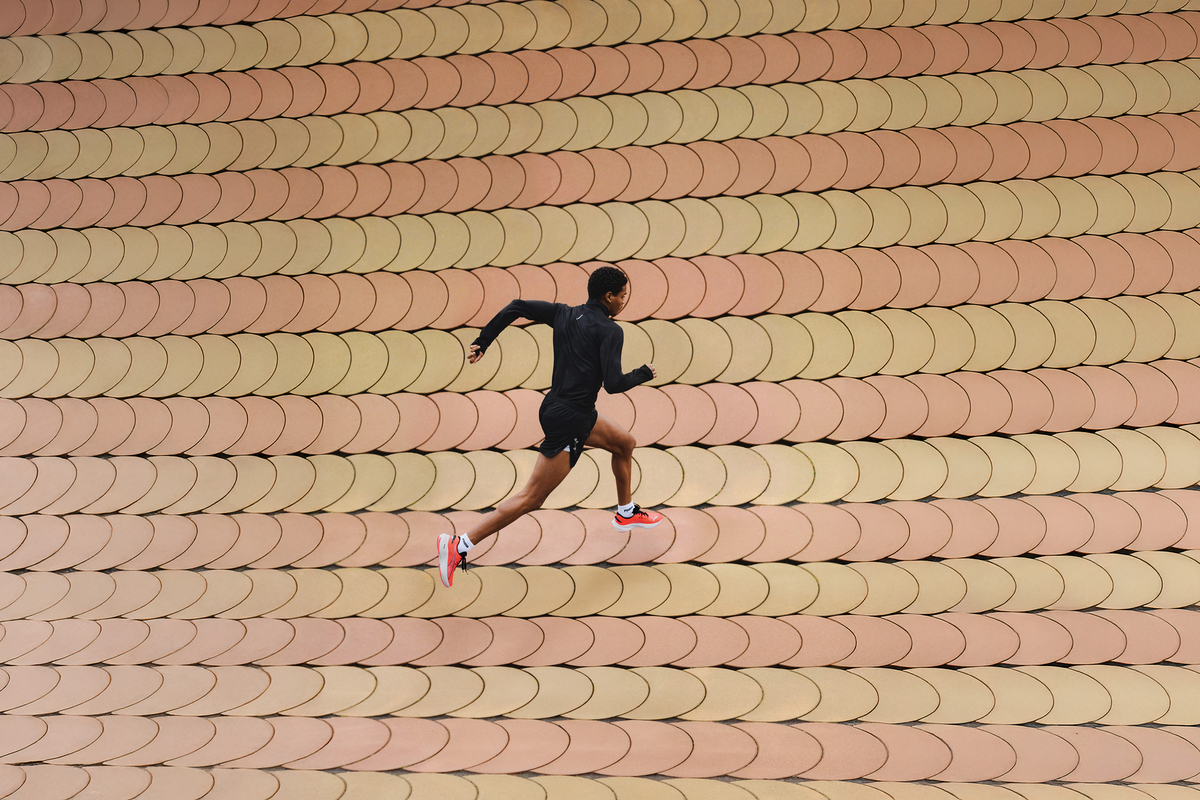 LOW RES 2000x2000-25SS_BR_Brand-Campaign-Running_KV_03_RGB_Ext