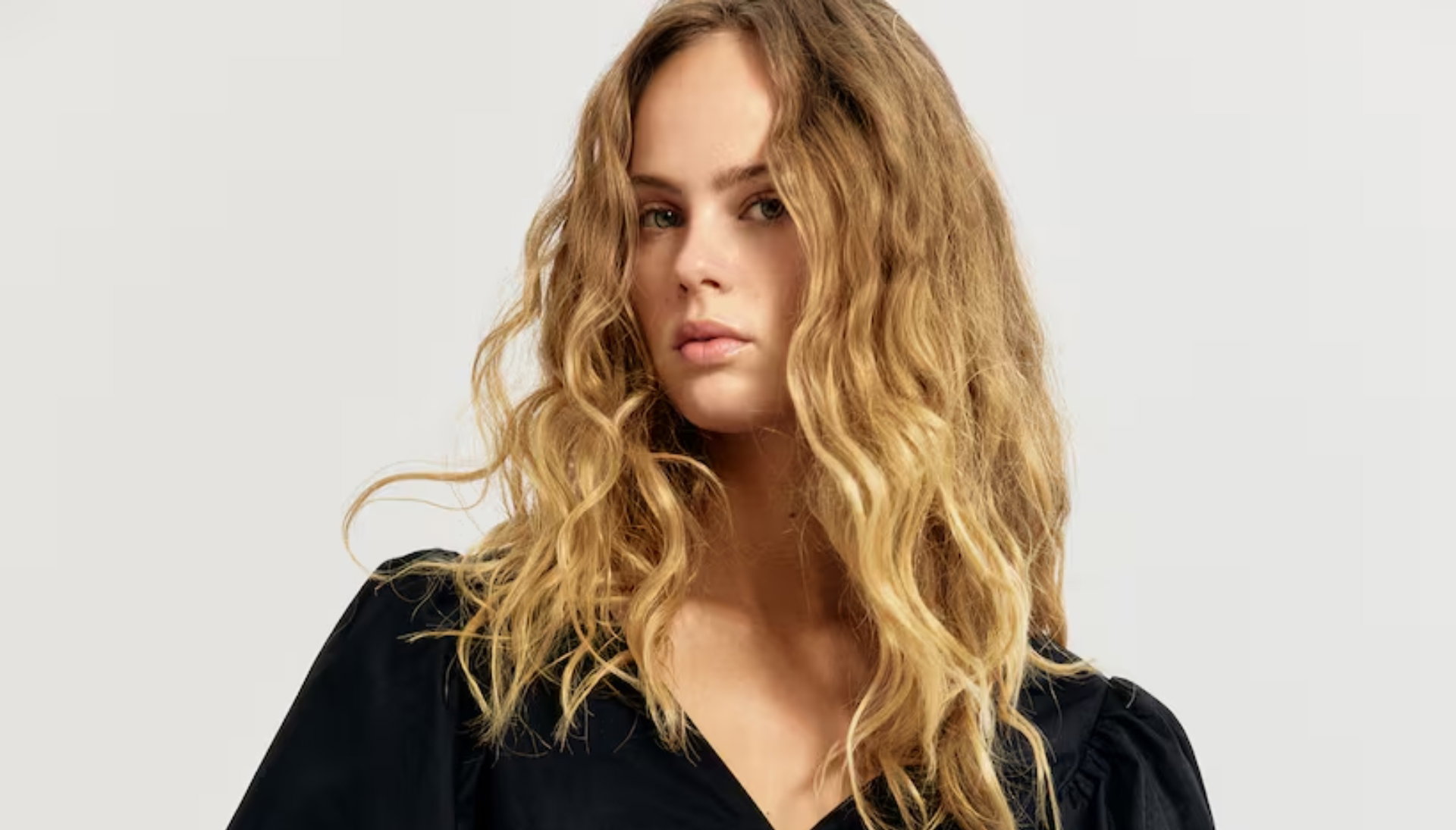 sukienka z bufiastymi rękawami h&amp;m