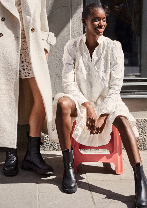 Kolekcja H&M na jesień 2020 uszyta z tkanin z recyklingu.