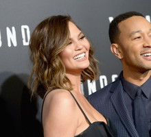 John Legend zadedykował Chrissy Teigen wzruszający występ. Żona muzyka niedawno straciła dziecko