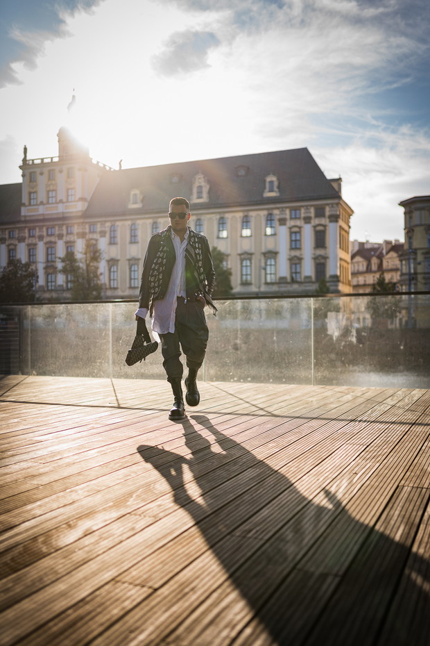 Influencer Lukebook w sesji dla miasta Wrocław #modanawroclaw