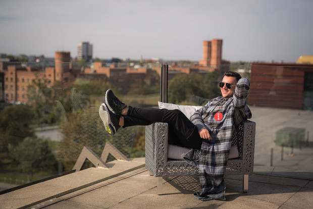 Influencer Lukebook w sesji dla miasta Wrocław #modanawroclaw