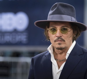 Johnny Depp uznany za winnego w sprawie o pobicie swojej byłej żony Amber Heard. Nie zobaczymy go już w „Fantastycznych zwierzętach”