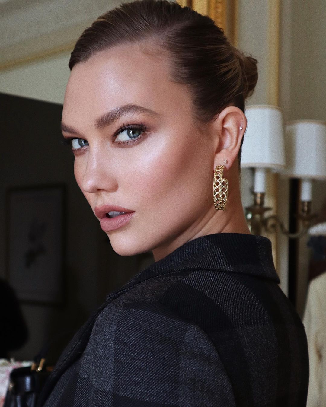Karlie Kloss jest w ciąży! Modelka po raz pierwszy pokazała ciążowy brzuszek. Zobacz urocze wideo
