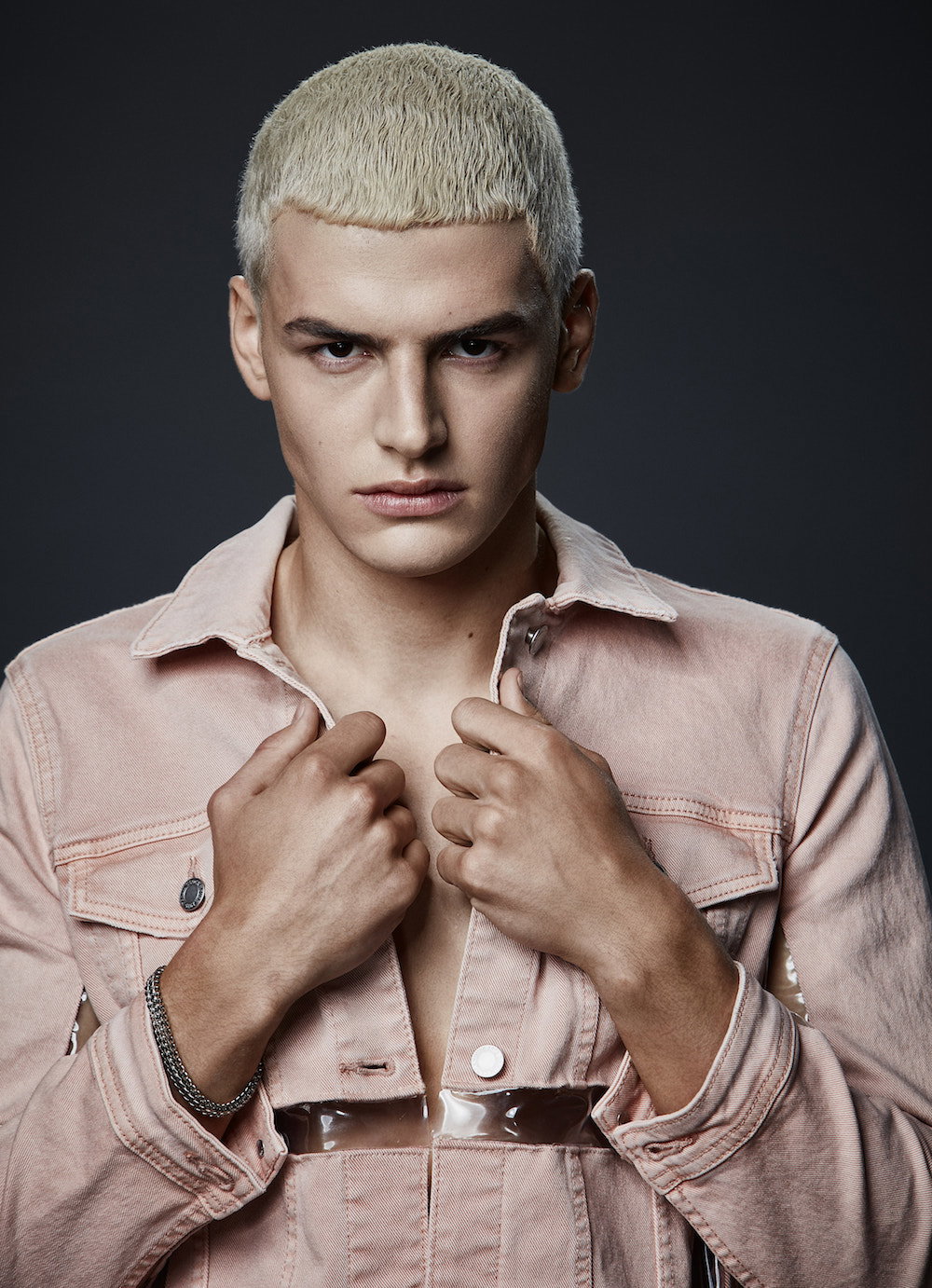 Top Model 9: Mikołaj Śmieszek. Wiek, wzrost, wymiary i wszystko, co chcielibyście wiedzieć o finaliście Top Model 2020 [KWESTIONARIUSZ]