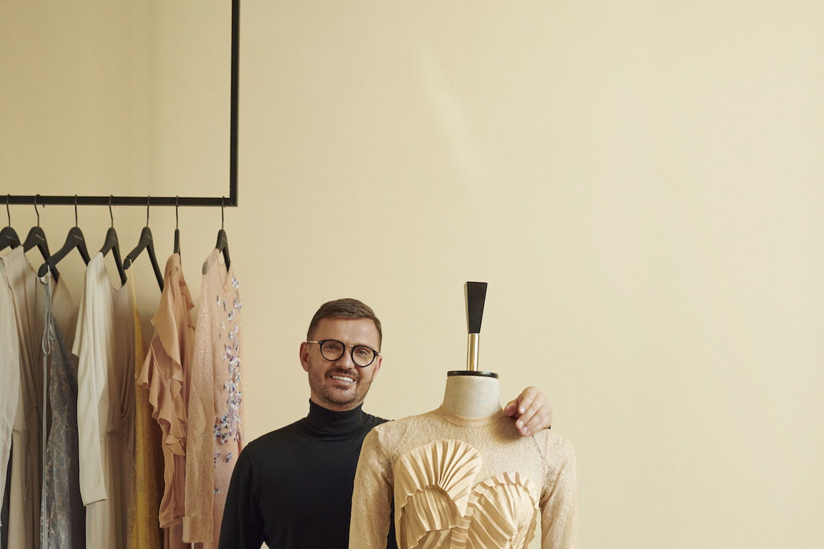 Perfumy równie szykowne co mała czarna? Nowe zapachy, których ambasadorem został Maciej Zień! Przeczytajcie naszą rozmowę z projektantem
