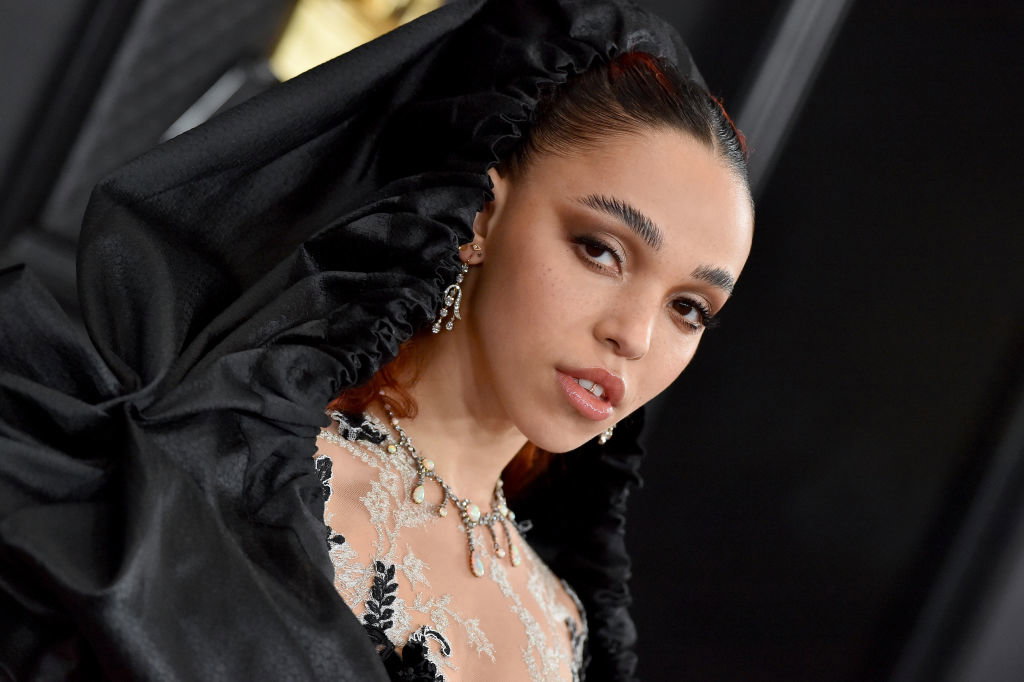FKA twigs pozywa swojego byłego chłopaka za znęcanie się nad nią. Chodzi o popularnego aktora!