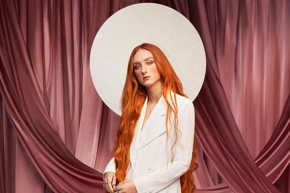 MAC i ulubiony projektant Harry’ego Stylesa stworzyli pierwszą neutralną płciowo kolekcję kosmetyków